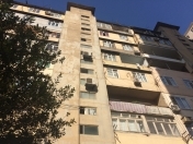 Satılır 4 otaqlı 94 m2 köhnə tikili Zərifə Əliyeva adına park