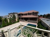 Satılır 5 otaqlı 300 m2 bağ evi Şüvəlan Park ticarət mərkəzi