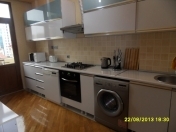 İcarəyə verilir 2 otaqlı 85 m2 yeni tikili Nizami m.