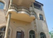 Satılır 4 otaqlı 400 m2 bağ evi Novxanı