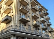 Satılır 2 otaqlı 55 m2 köhnə tikili Nizami m.