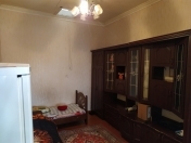 İcarəyə verilir 1 otaqlı 30 m2 köhnə tikili 28 May m.