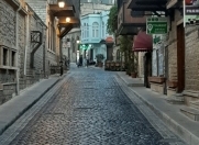 İcarəyə verilir 1 otaqlı 62 m2 ofis İçəri Şəhər m.