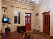 İcarəyə verilir 3 otaqlı 55 m2 həyət evi İnşaatçılar m.