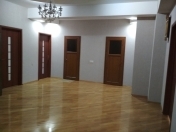 Satılır 3 otaqlı 170 m2 yeni tikili Gənclik m.