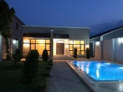 Satılır 5 otaqlı 240 m2 bağ evi Şüvəlan Park ticarət mərkəzi