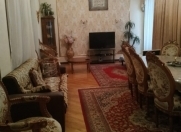 Satılır 4 otaqlı 130 m2 köhnə tikili Sahil m.