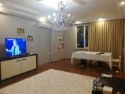 Satılır 3 otaqlı 130 m2 yeni tikili Nizami m.