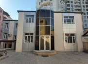 İcarəyə verilir 5 otaqlı 350 m2 ofis Badamdar