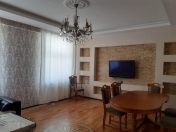 Satılır 4 otaqlı 160 m2 yeni tikili Bayıl