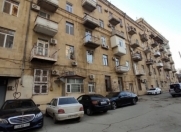 Satılır 3 otaqlı 80 m2 köhnə tikili Azneft meydanı