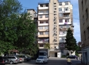 Satılır 1 otaqlı 45 m2 köhnə tikili Xalqlar Dostluğu m.