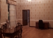 Satılır 2 otaqlı 135 m2 köhnə tikili Sahil m.