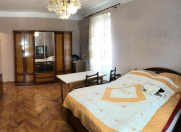 Satılır 1 otaqlı 40 m2 köhnə tikili Elmlər Akademiyası m.