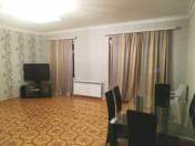 İcarəyə verilir 3 otaqlı 70 m2 köhnə tikili İçəri Şəhər m.