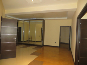 Satılır 4 otaqlı 240 m2 yeni tikili 28 May m.