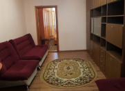 İcarəyə verilir 3 otaqlı 90 m2 köhnə tikili Sahil m.