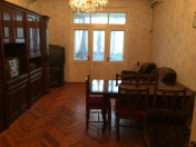 İcarəyə verilir 2 otaqlı 65 m2 köhnə tikili 28 May m.