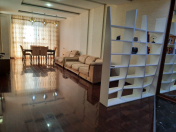 Satılır 4 otaqlı 130 m2 yeni tikili İnşaatçılar m.