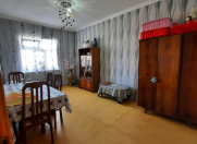 Satılır 4 otaqlı 90 m2 köhnə tikili Y.Günəşli