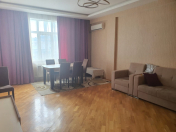 Satılır 2 otaqlı 70 m2 yeni tikili Nizami m.