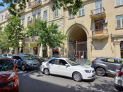 Satılır 4 otaqlı 142 m2 köhnə tikili 28 May m.