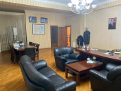 İcarəyə verilir 6 otaqlı 430 m2 ofis Şah İsmayıl Xətai m.