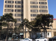 Satılır 2 otaqlı 70 m2 köhnə tikili Yasamal r.