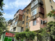 Satılır 3 otaqlı 75 m2 köhnə tikili Elmlər Akademiyası m.