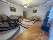 Satılır 3 otaqlı 142 m2 yeni tikili Nizami m.