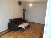 Satılır 3 otaqlı 90 m2 köhnə tikili 4 mkr