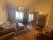 Satılır 4 otaqlı 102 m2 köhnə tikili Xalqlar Dostluğu m.