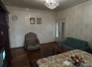 Satılır 3 otaqlı 85 m2 köhnə tikili Elmlər Akademiyası m.