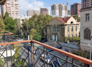 Satılır 3 otaqlı 80 m2 köhnə tikili 28 May m.