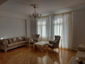 Satılır 3 otaqlı 80 m2 köhnə tikili 28 May m.