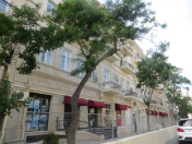 Satılır 3 otaqlı 120 m2 köhnə tikili Sahil m.