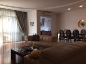 Satılır 3 otaqlı 170 m2 yeni tikili 28 May m.