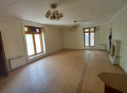 Satılır 4 otaqlı 150 m2 obyekt İnşaatçılar m.