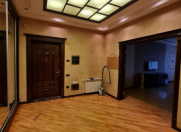 İcarəyə verilir 3 otaqlı 130 m2 yeni tikili Səbail r.