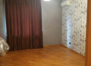 Satılır 4 otaqlı 120 m2 köhnə tikili Sahil m.