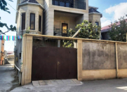 Satılır 7 otaqlı 240 m2 həyət evi Şah İsmayıl Xətai m.