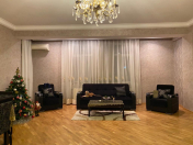 Satılır 3 otaqlı 170 m2 yeni tikili 28 May m.