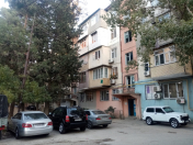 Satılır 3 otaqlı 63 m2 köhnə tikili 2 mkr