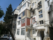 Satılır 3 otaqlı 70 m2 köhnə tikili İnşaat Universiteti