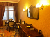 İcarəyə verilir 4 otaqlı 120 m2 köhnə tikili Sahil m.