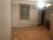 Satılır 2 otaqlı 43 m2 köhnə tikili Heydər Əliyev Mərkəzi