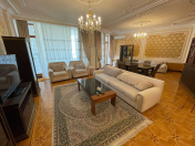 İcarəyə verilir 4 otaqlı 195 m2 yeni tikili Bakı Dövlət Universiteti