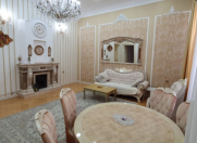 İcarəyə verilir 3 otaqlı 110 m2 köhnə tikili Sahil m.