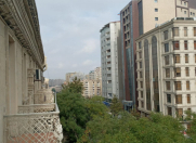 Satılır 3 otaqlı 90 m2 köhnə tikili Elmlər Akademiyası m.