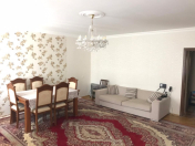 Satılır 4 otaqlı 120 m2 köhnə tikili İnşaatçılar m.